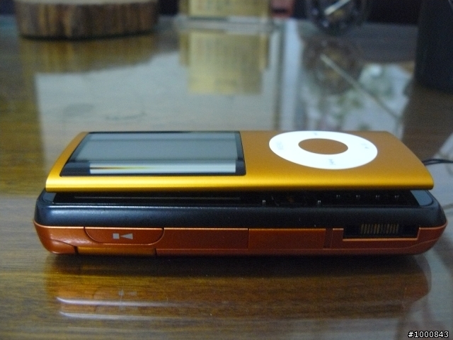 [分享]投入iPod行列-我的第一台Nano 4th [橘]