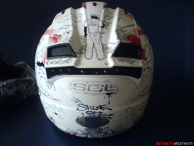 來唷~來唷~秀出自己心愛帽子~