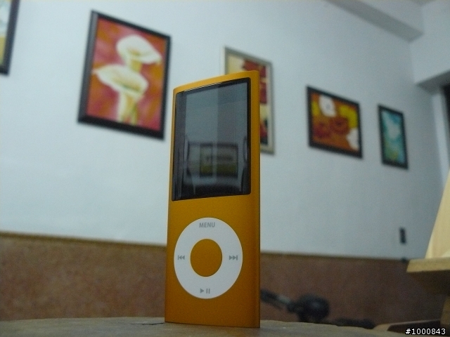 [分享]投入iPod行列-我的第一台Nano 4th [橘]