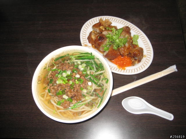 粉紅鳥遊坪林吃美食加河濱夜騎試拍