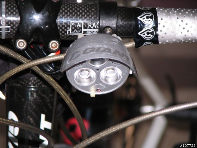 [分享]3 顆1w HI-Power LED搭配鋰電池 = 亮 + 泛光廣