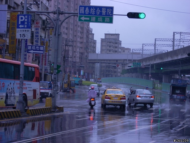 【被開紅單】大家小心,建成路口.