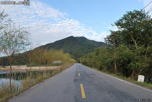 有"黃山情侶"之稱的太平湖