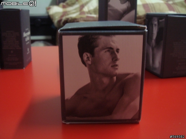 [分享]運動大會10/5 Abercrombie&Fitch MENS、WOMENS香水大集合(內附猛男、美女照)