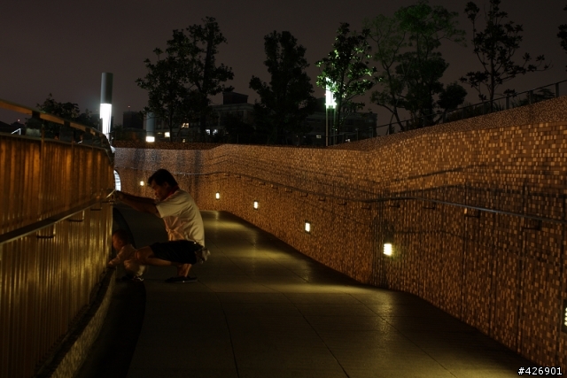 有幾張公園的夜拍照,希望大家可以批評一下