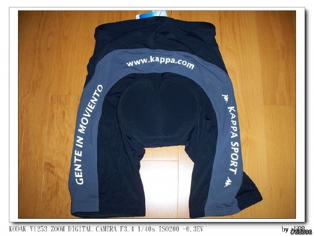全台限量500套的 kappa 單車衣褲