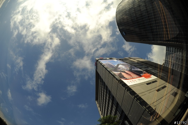 16MM @ D700