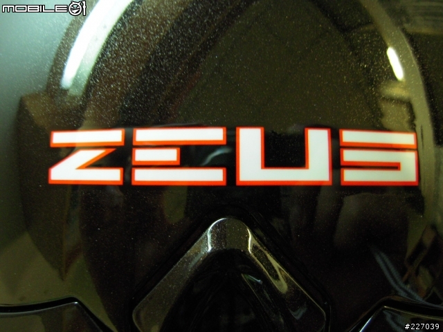 [超不專業開箱文] ZEUS ZS-609 人生第一頂3/4!