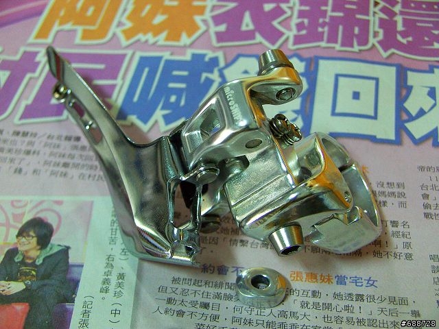[組車]公路車習作-3- 加入前變 拉變速線 拉煞車線 綁車手帶 上鍊條 904組裝完成