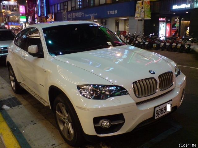 台北驚艷白色X6 5.0i