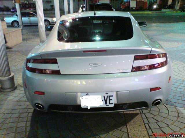 京華城拍到的Aston Martin V8 Vantage