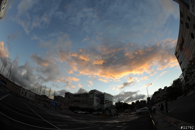 16MM @ D700