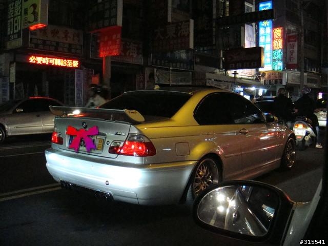 今天拍到的E46 M3 超級帥的