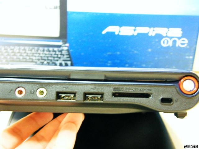 [開箱分享]Acer Aspire One (內建3.5G) 小筆電(與台哥大合作的)