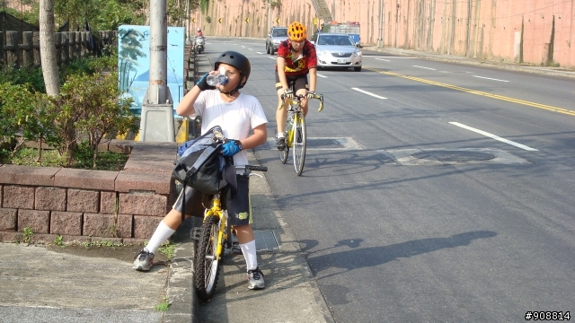 小兒之好久沒騎車之周日清晨被他老爸騙上楓林橋之旅
