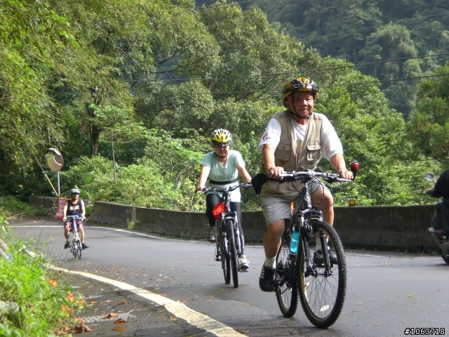 75歲老阿伯強攻桶後溪
