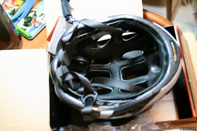 CATLIKE kompact pro 21孔碳纖美感競速型安全帽  開箱照