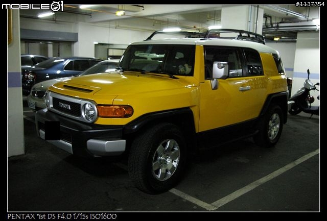 鄰居又換新車囉。你肯定沒看過的車款！！！FJ CRUISER
