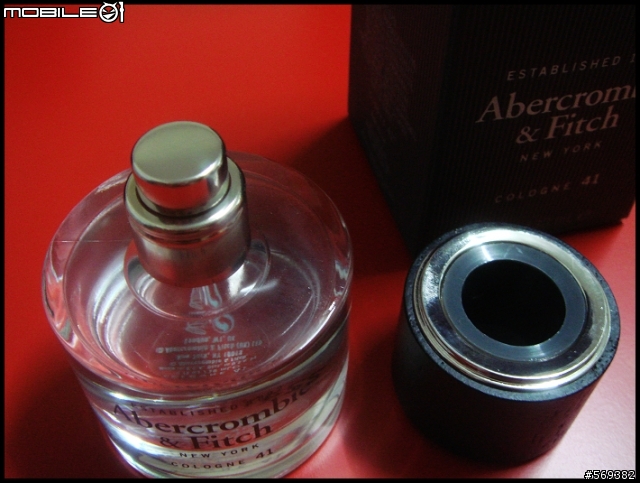 [分享]運動大會10/5 Abercrombie&Fitch MENS、WOMENS香水大集合(內附猛男、美女照)