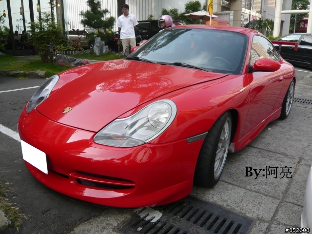誇張的大尾翼 PORSCHE 996 GT3改大尾翼
