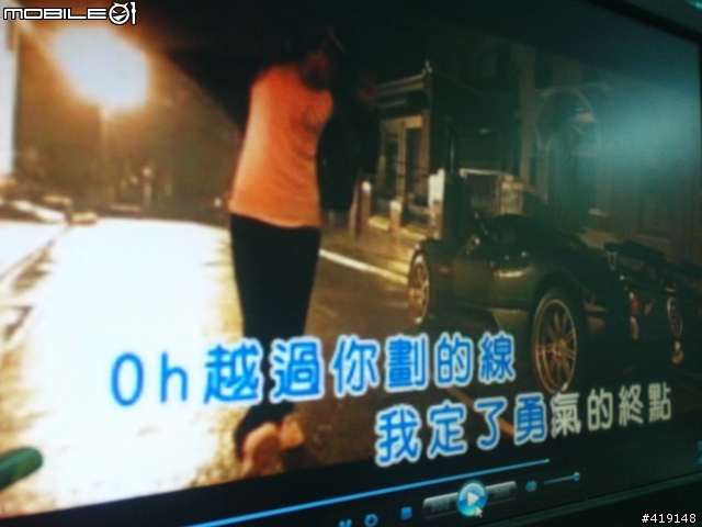 [有圖] *給我一首歌的時間  裡面是什麼車阿?