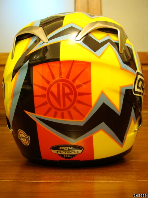 [開箱]Valentino Rossi AGV TI-TECH VR46 冠軍的榮耀