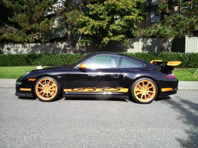 路邊碰到997 GT3 RS..