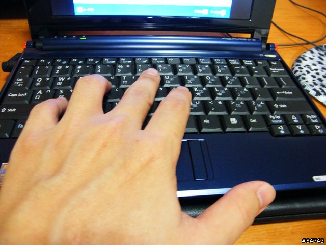 [開箱分享]Acer Aspire One (內建3.5G) 小筆電(與台哥大合作的)