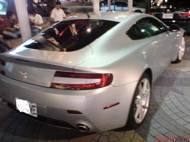 京華城拍到的Aston Martin V8 Vantage