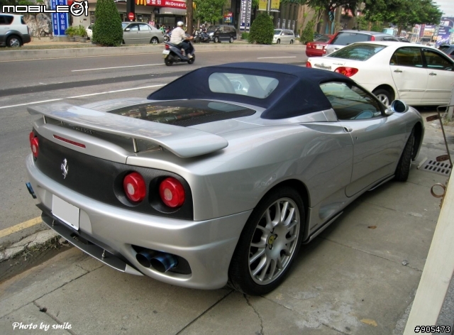 銀色敞篷Ferrari 360