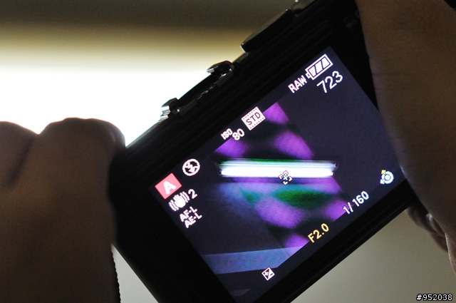 請問lx3的lcd，這樣正常嗎？