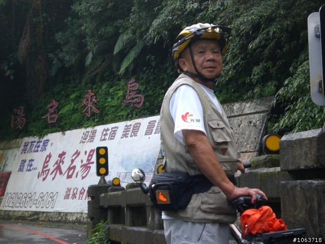 75歲老阿伯強攻桶後溪