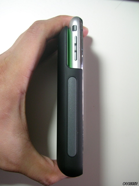 〔分享〕iPhone用的外接電池mophie juice pack