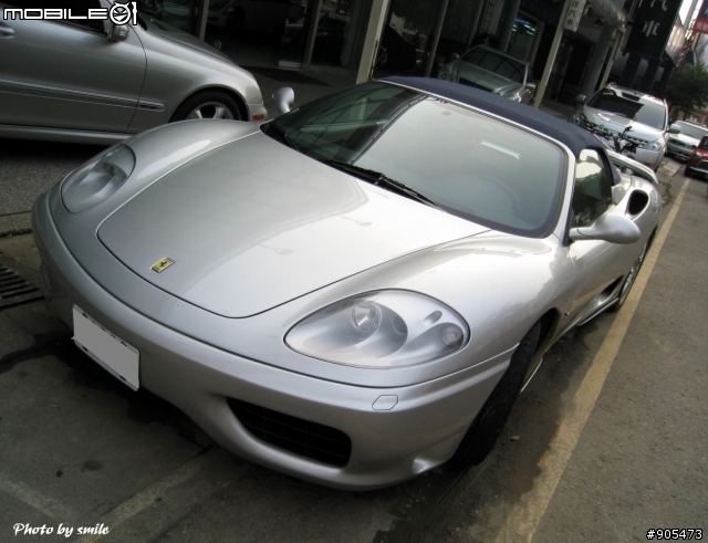 銀色敞篷Ferrari 360