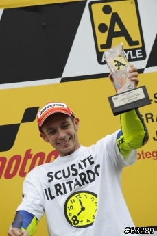 [開箱]Valentino Rossi AGV TI-TECH VR46 冠軍的榮耀