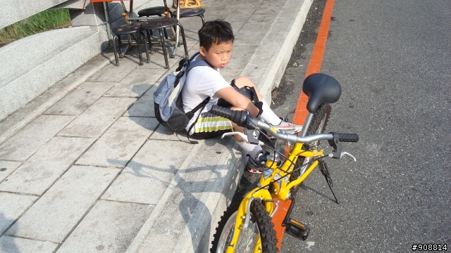小兒之好久沒騎車之周日清晨被他老爸騙上楓林橋之旅