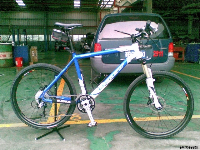 分享喜悅,新車上路了!