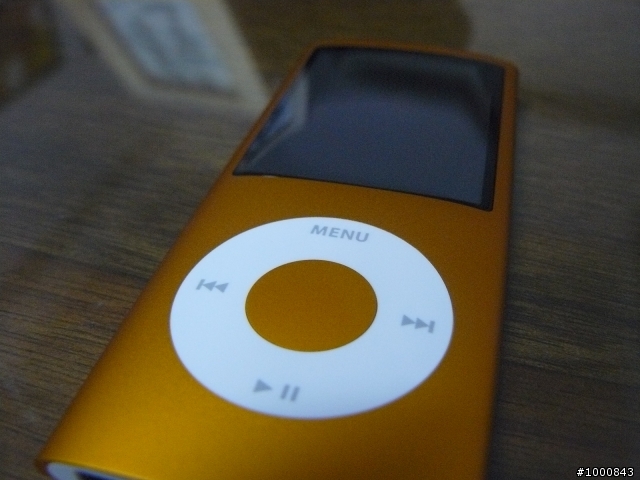 [分享]投入iPod行列-我的第一台Nano 4th [橘]