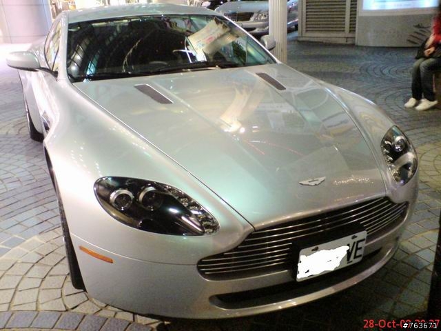 京華城拍到的Aston Martin V8 Vantage