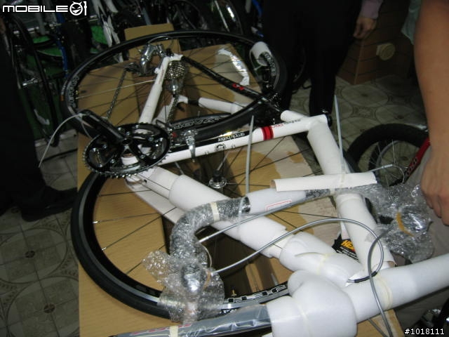 終於敗了2009fuji roubaix pro公路車