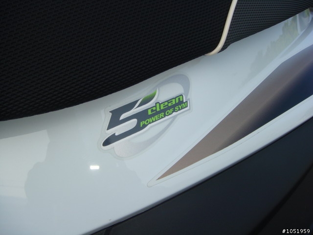 我的輕裝備!三陽GR125(白碟版)開箱!!(12/23 更新改小燈成果［第三頁］)