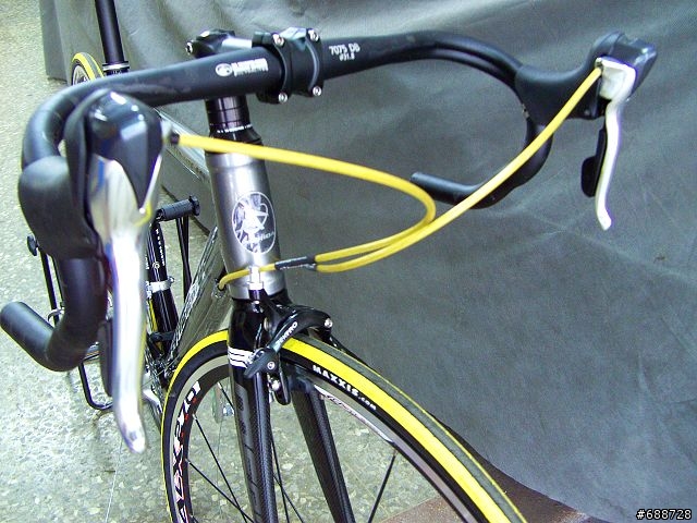 [組車]公路車習作-3- 加入前變 拉變速線 拉煞車線 綁車手帶 上鍊條 904組裝完成