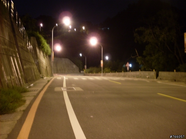 夜騎泰山公園路（夜景很美）