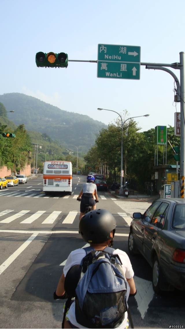 小兒之好久沒騎車之周日清晨被他老爸騙上楓林橋之旅
