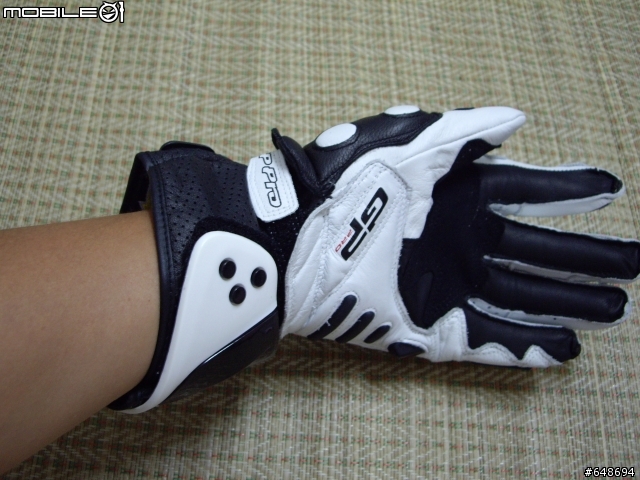 (開箱文)alpinestars的GP PRO和冬天專屬防水防寒手套NANKAI 349聯合開箱文(夾帶FF-5和27s)