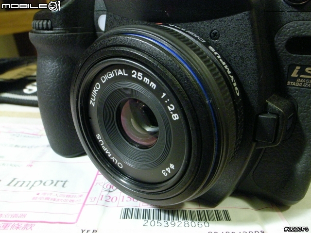 OLYMPUS ZD 25mm F2.8 餅乾鏡遮光罩 LH-43 開箱