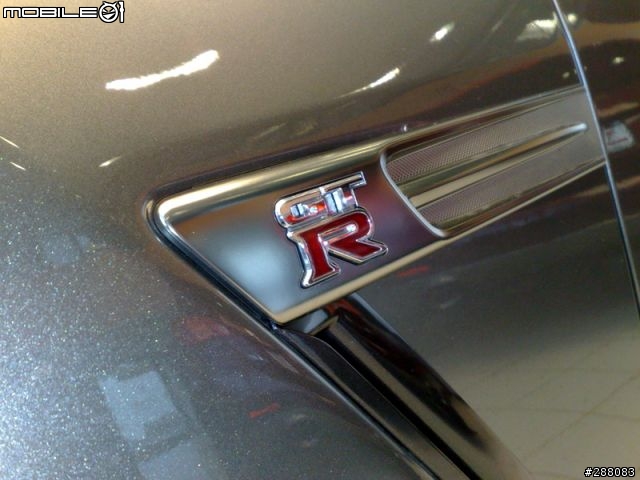 [分享]昨天在Dealer看到GTR....