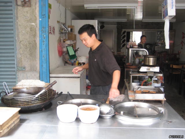 粉紅鳥遊坪林吃美食加河濱夜騎試拍