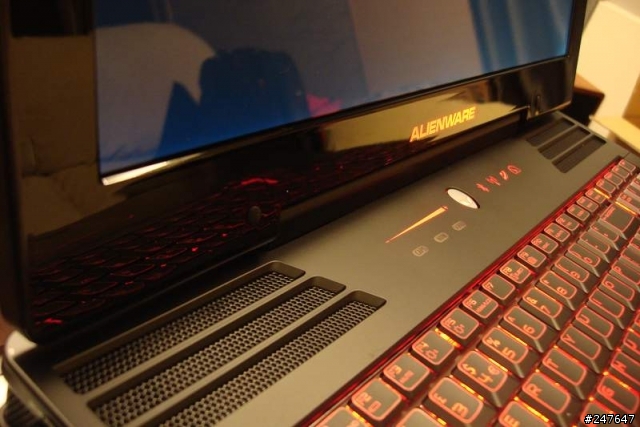 [開箱分享] ALIENWARE  AREA-51 m17x