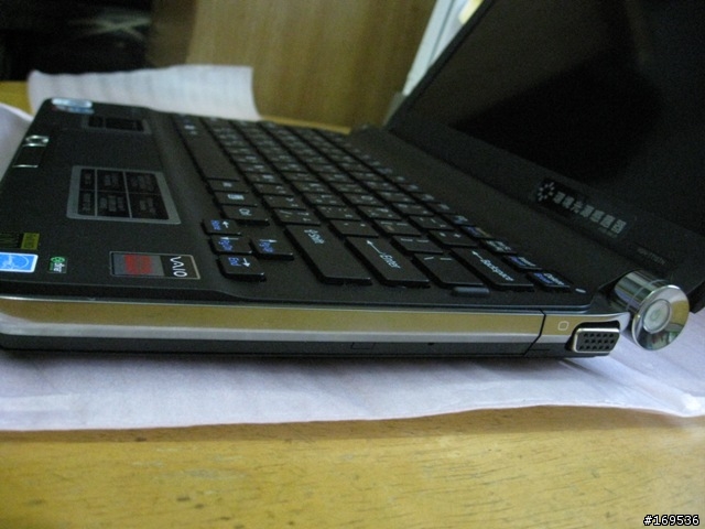 [簡易開箱文] SONY VAIO TT 台灣版 VGN-TT15TN/B (11/28 新增簡易效能測試)